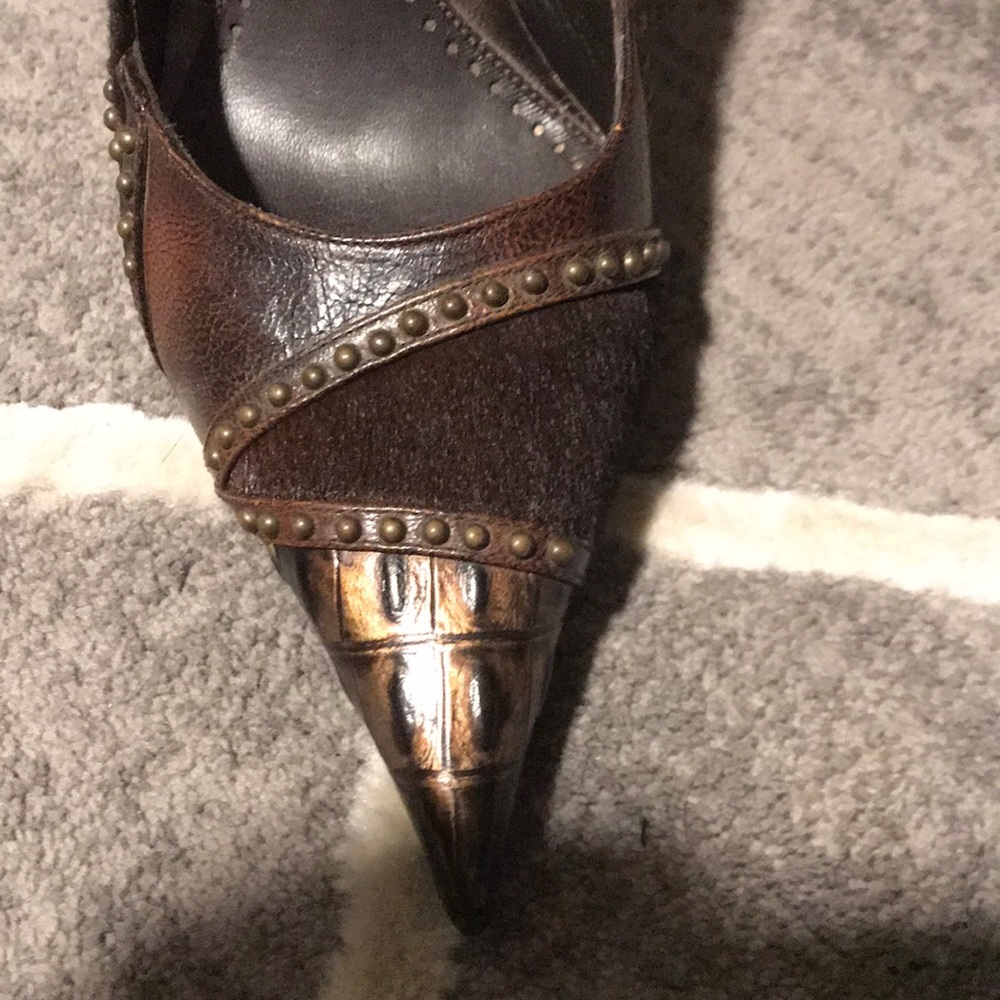 Shoes - Picture 4 of 9